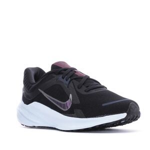 Nike Quest 5